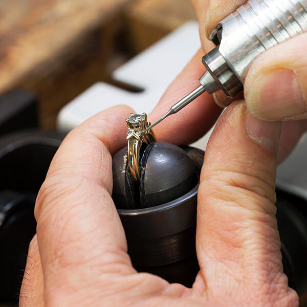repairing a diamond ring